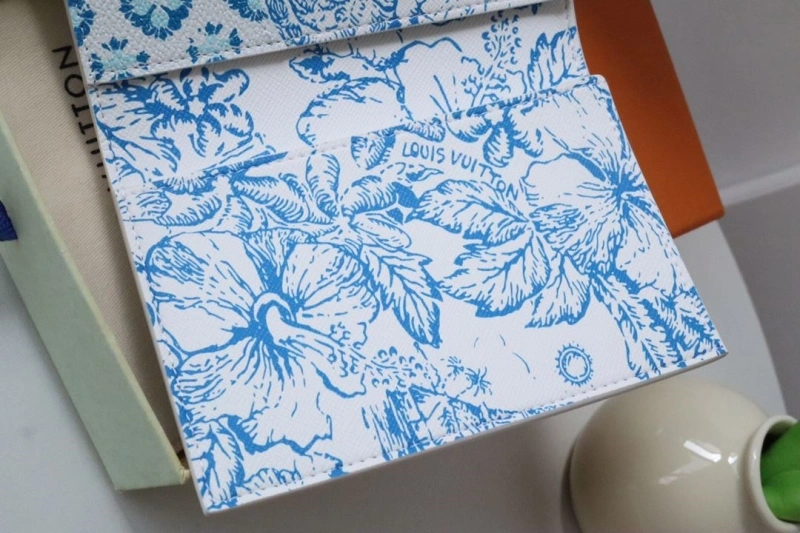 LV Wallets 4178H-0142