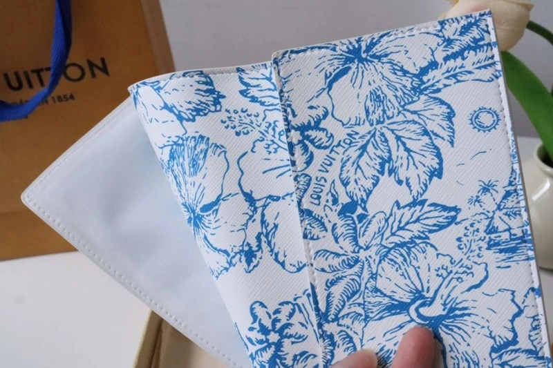 LV Wallets 4178H-0142