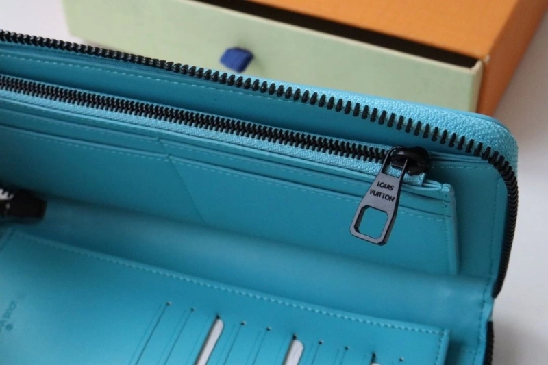 LV Wallets 4178H-0160