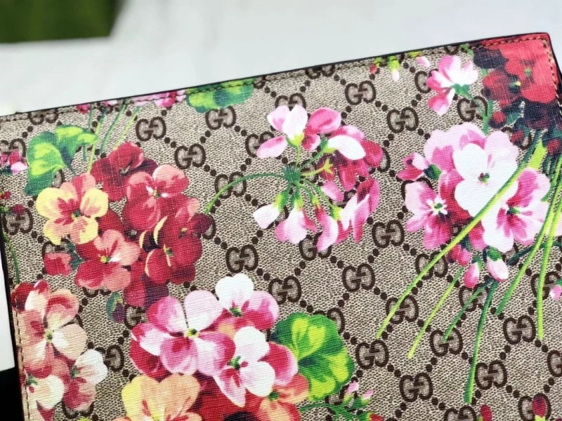 Gucci Clutch Bags 4186-0033