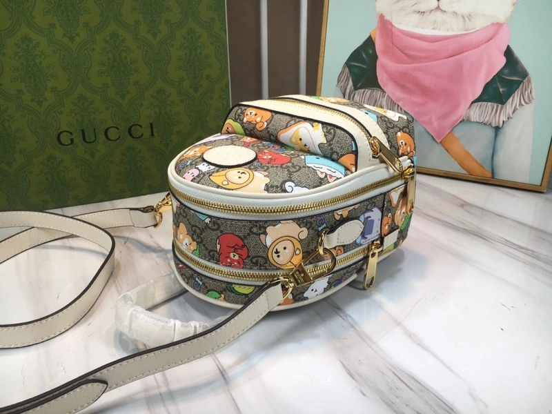 Gucci Backpacks 4186-0040