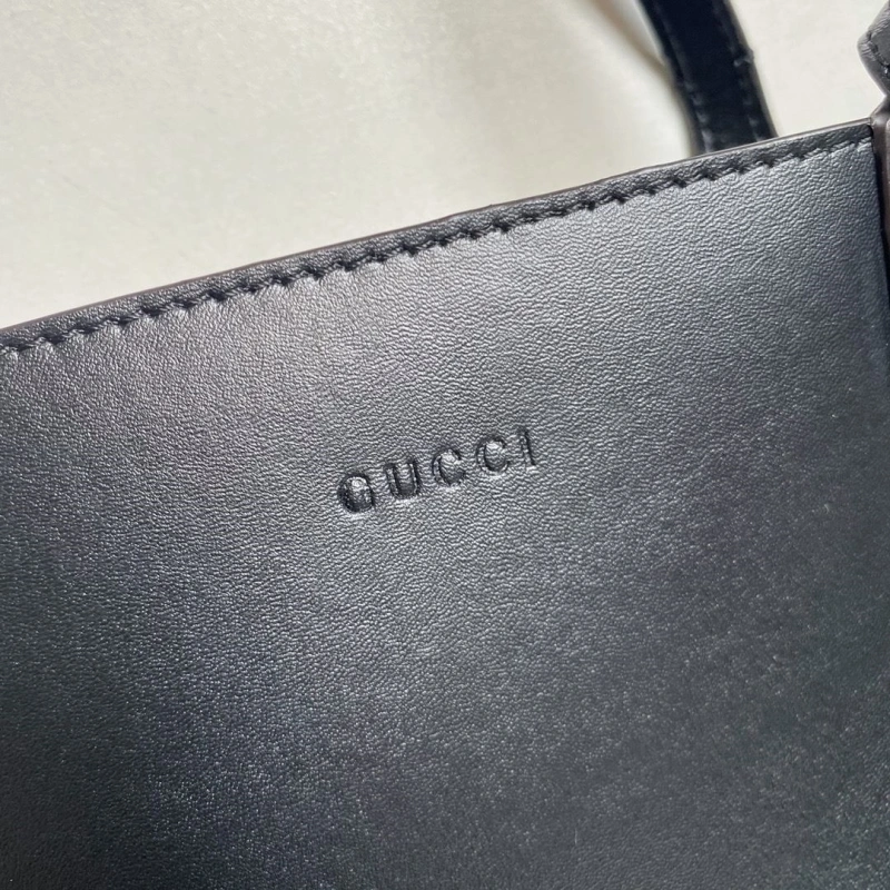 Gucci Shopping Bags 4186-0689