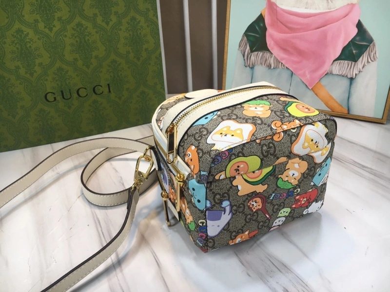 Gucci Backpacks 4189A-0241