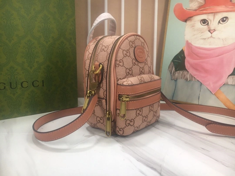 Gucci Backpacks 4189A-0242
