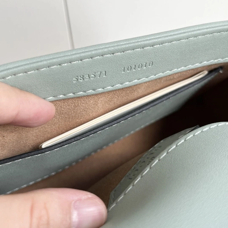 Gvc*1 top handle bags 4189a-0497