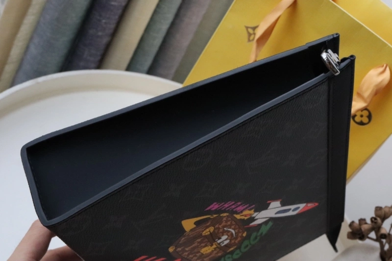 LV Clutch Bags 4192A-0001