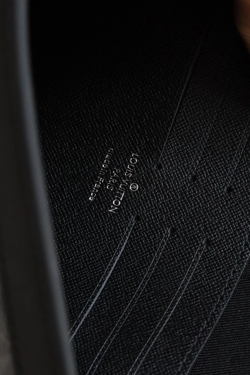 LV Clutch Bags 4192A-0001