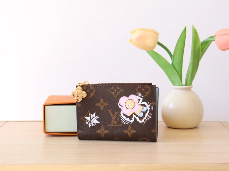 LV Wallets 4192A-0008