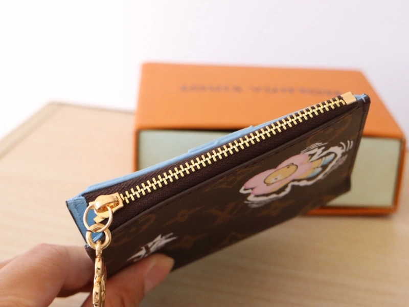 LV Wallets 4192A-0008