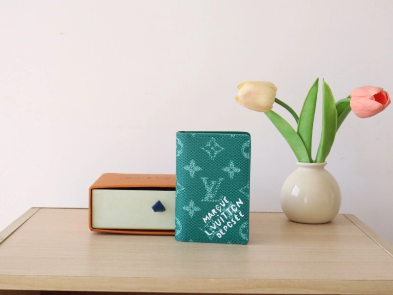 LV Wallets 4192A-0015