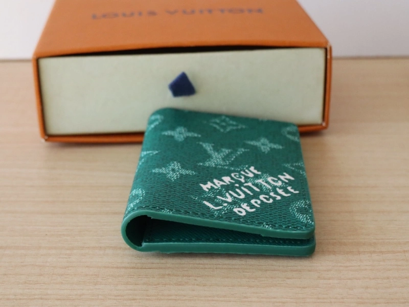 LV Wallets 4192A-0015