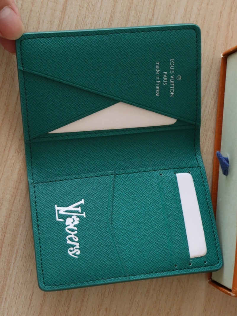 LV Wallets 4192A-0015