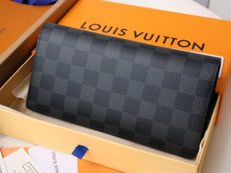 LV Wallets 4192A-0016