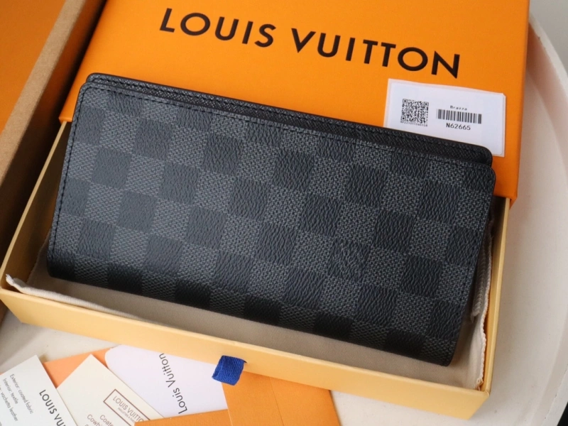 LV Wallets 4192A-0016