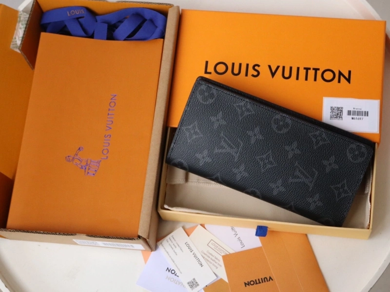 LV Wallets 4192A-0017