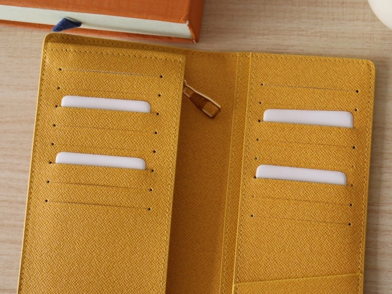 LV Wallets 4192A-0021