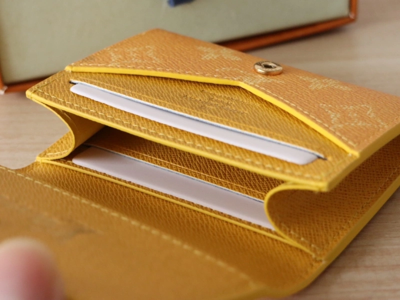 LV Wallets 4192A-0022