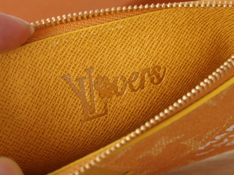 LV Wallets 4192A-0025