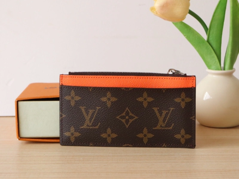 LV Wallets 4192A-0033
