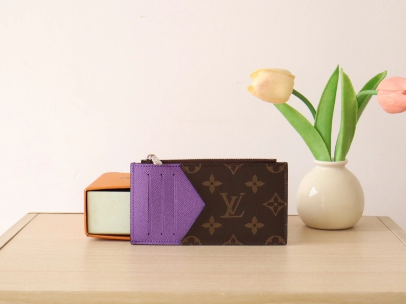 LV Wallets 4192A-0034