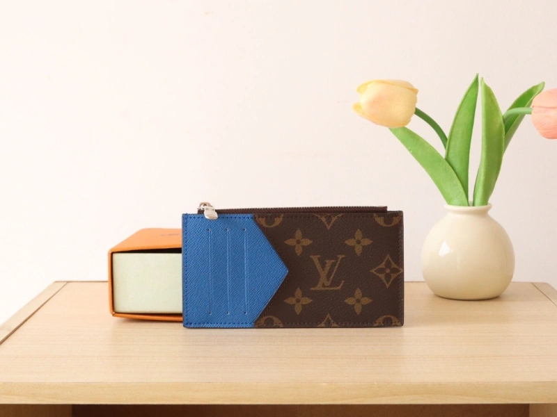 LV Wallets 4192A-0036