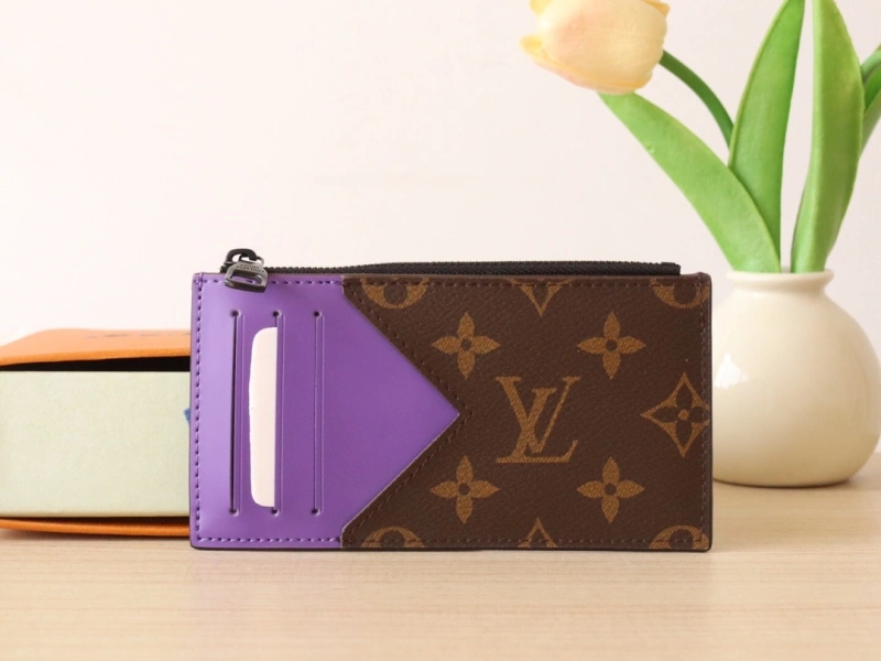 LV Wallets 4192A-0038