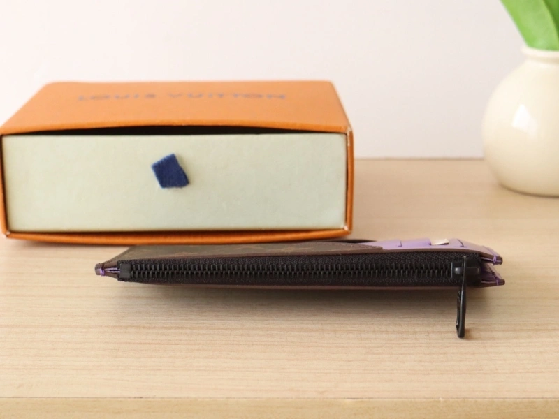 LV Wallets 4192A-0038