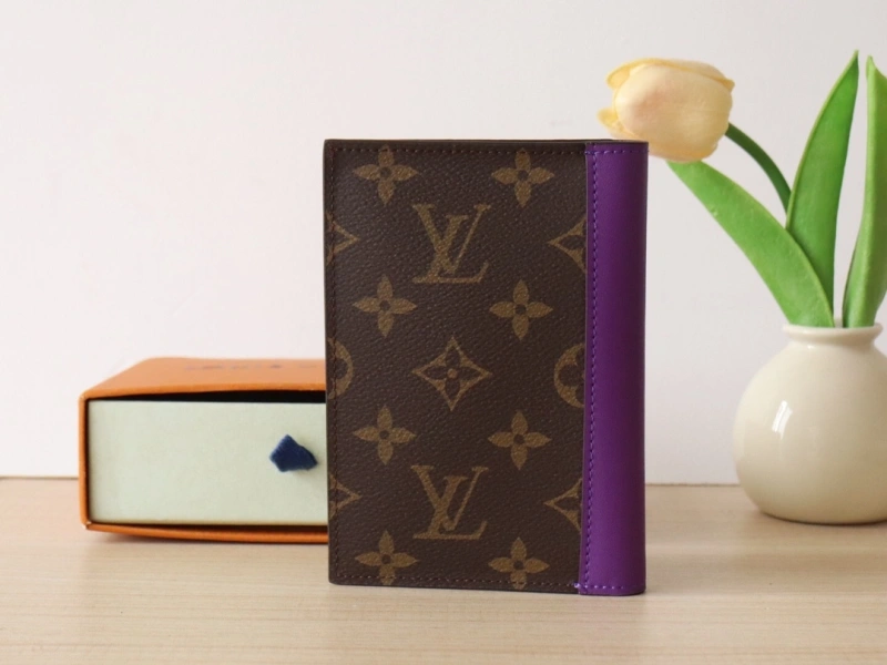 LV Wallets 4192A-0039