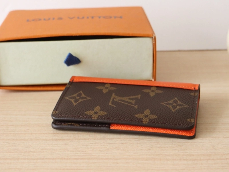 LV Wallets 4192A-0041