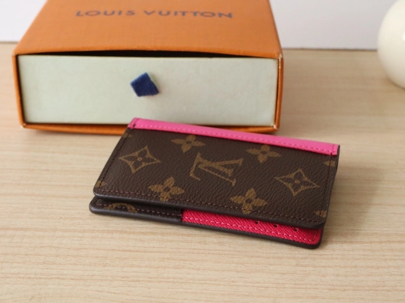 LV Wallets 4192A-0044