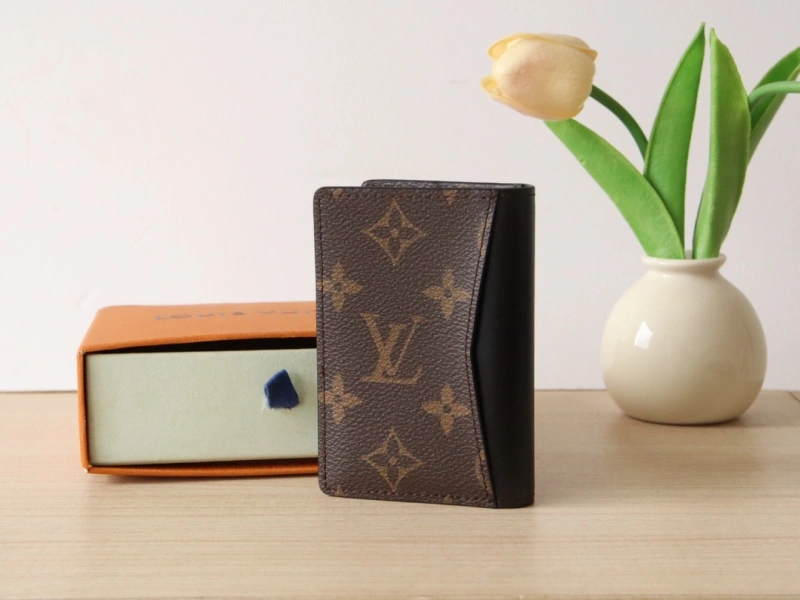 LV Wallets 4192A-0045