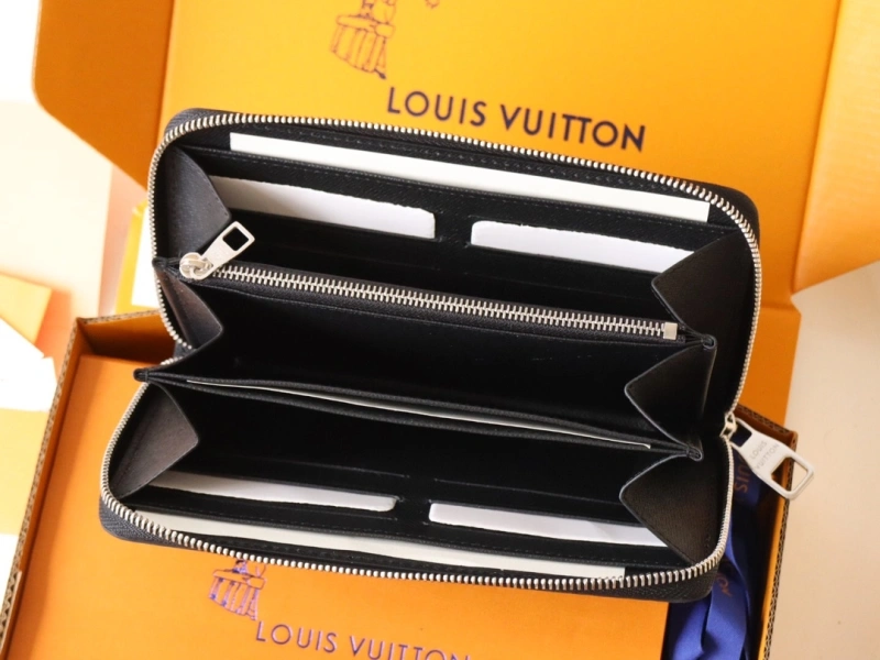 LV Wallets 4192A-0047