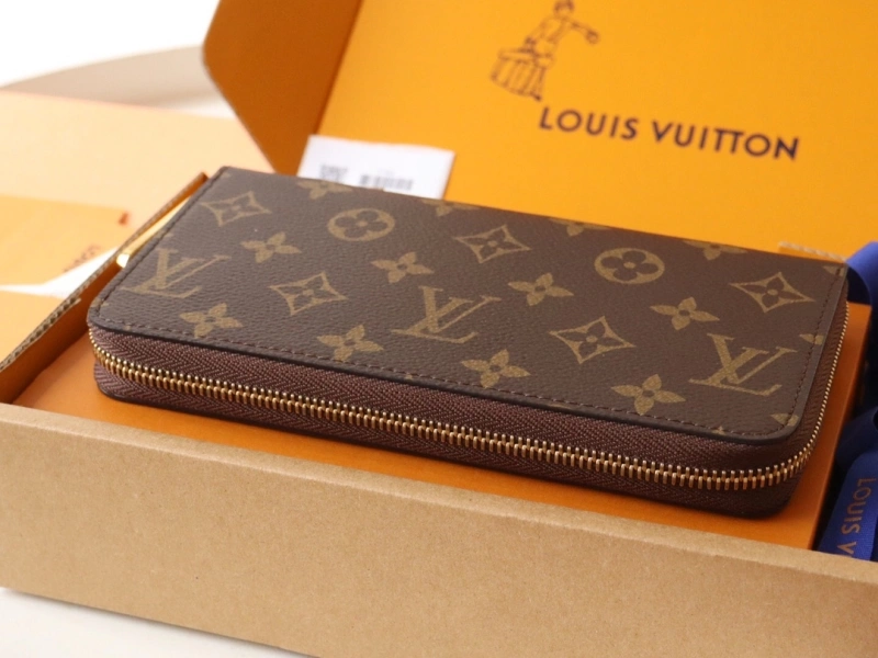LV Wallets 4192A-0048
