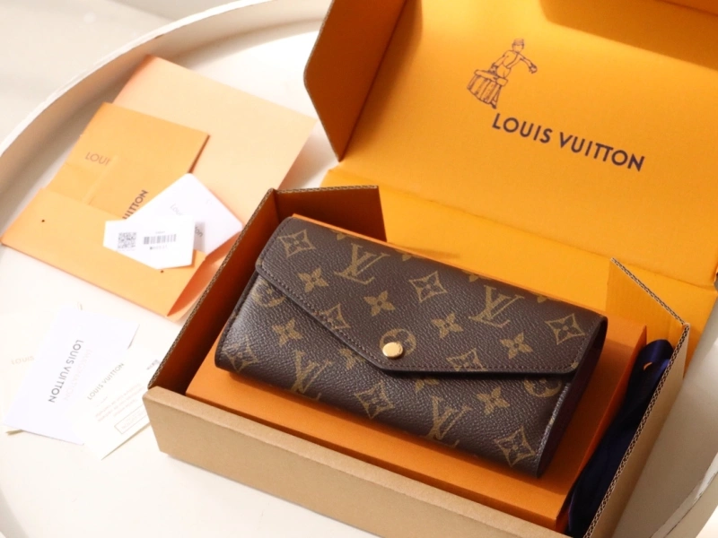 LV Wallets 4192A-0069