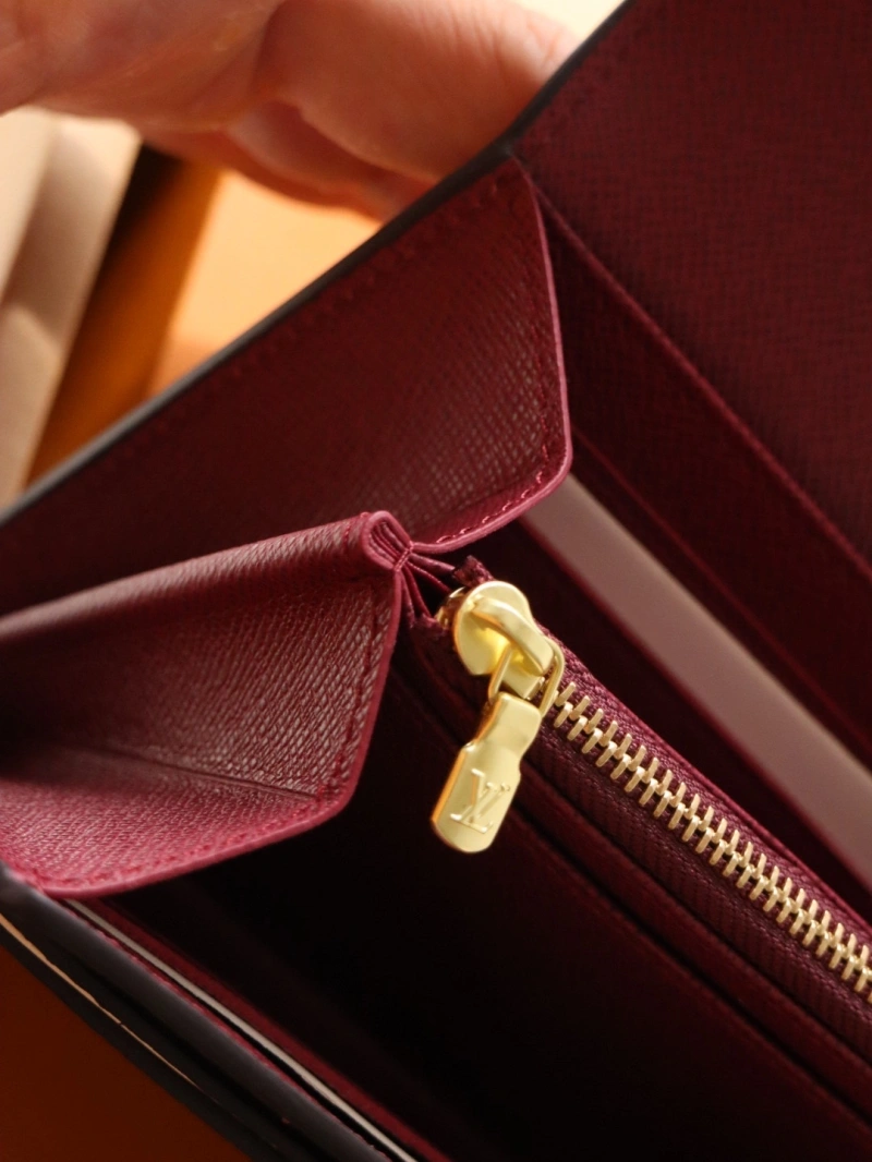 LV Wallets 4192A-0069