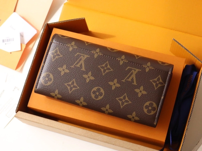 LV Wallets 4192A-0069