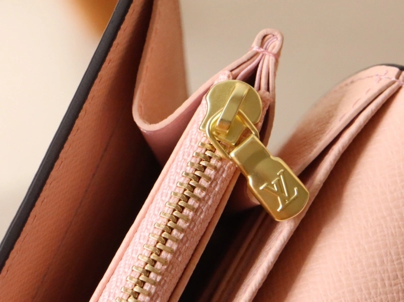 LV Wallets 4192A-0070