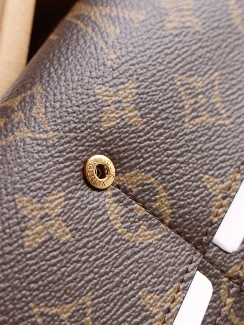 LV Wallets 4192A-0070