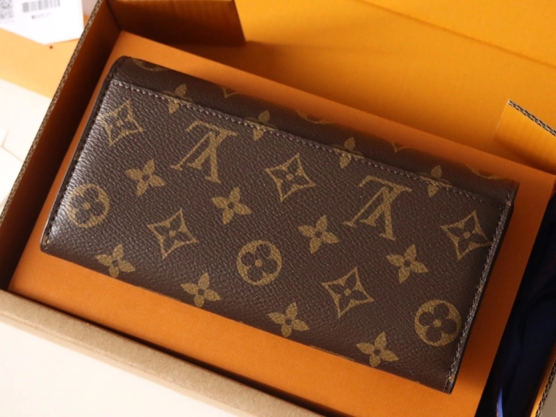 LV Wallets 4192A-0071