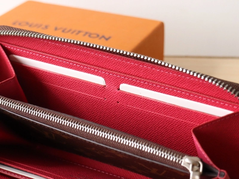 LV Wallets 4192A-0073