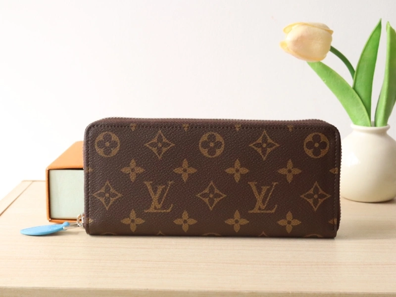 LV Wallets 4192A-0074
