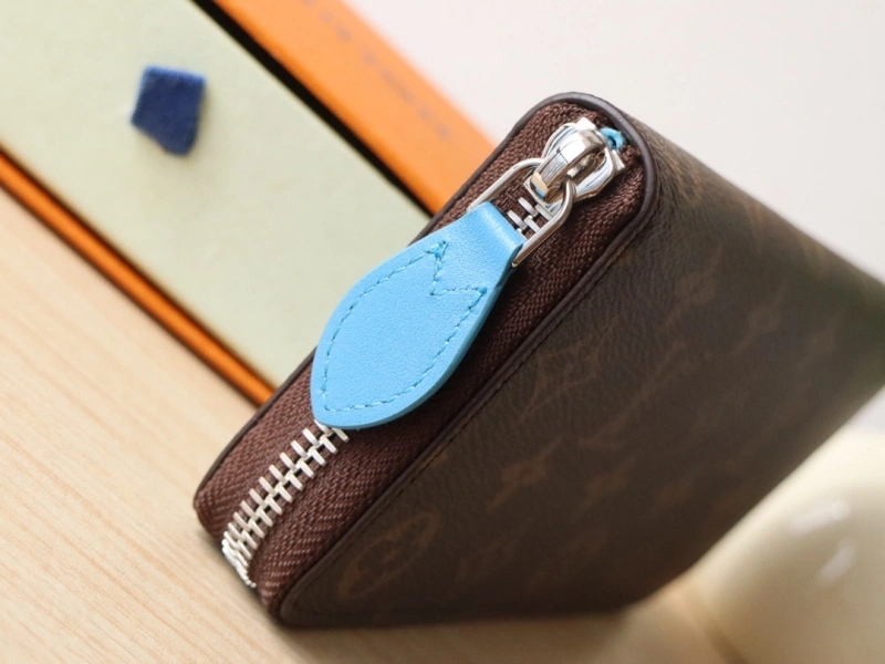 LV Wallets 4192A-0074