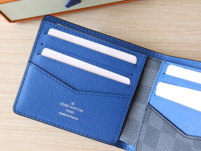 LV Wallets 4192A-0092