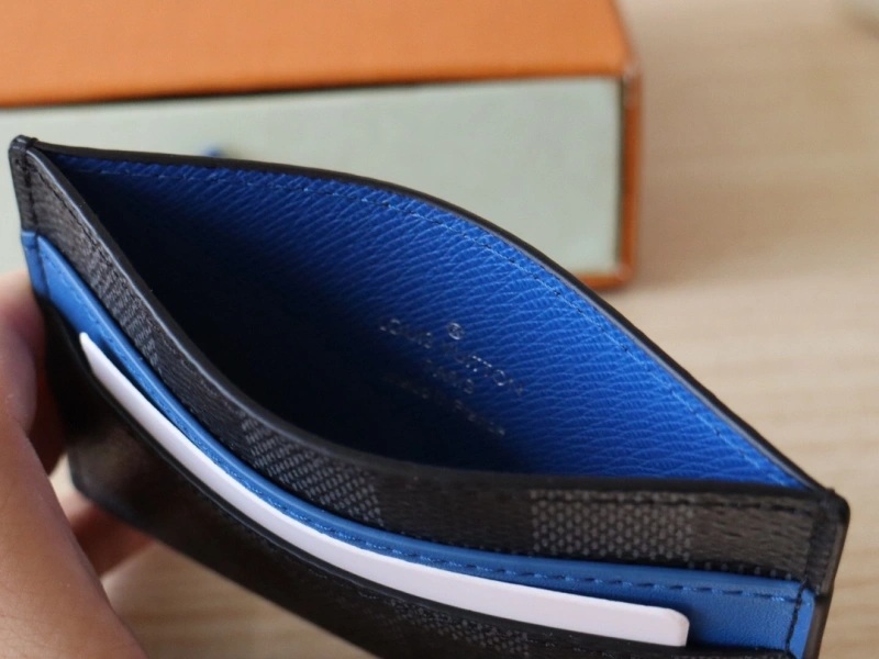 LV Wallets 4192A-0093