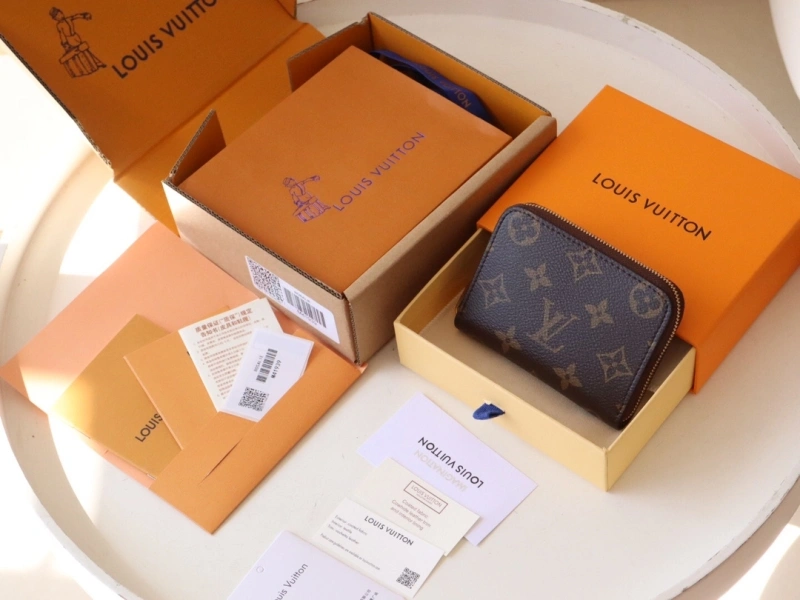 LV Wallets 4192A-0094