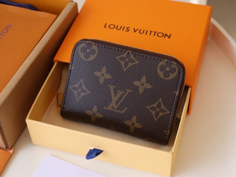 LV Wallets 4192A-0094