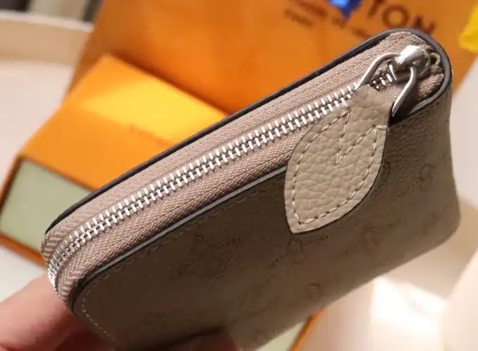 LV Wallets 4192D-0022