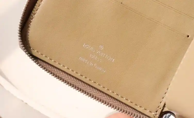 LV Wallets 4192D-0022