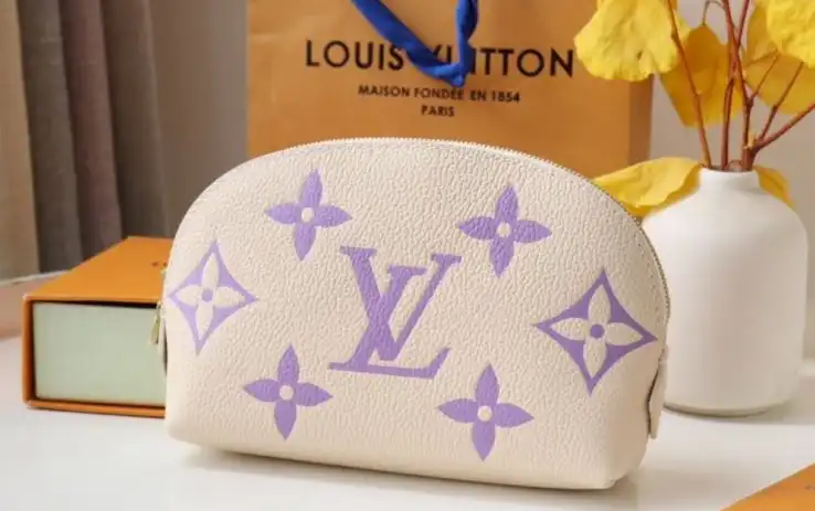 LV Clutch Bags 4192D-0079