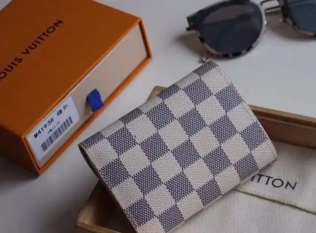 LV Wallets 4192D-0099
